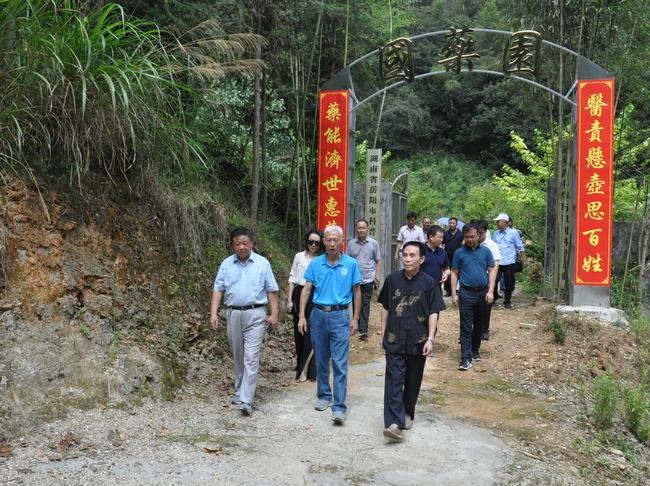 2025十二生肖49个码004期 04-49-26-19-30-44T：10,探索十二生肖的魅力，解读2025年49个码之第004期彩票的秘密